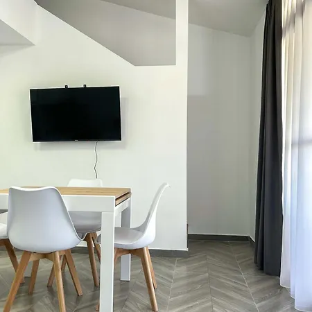 Two-tier 1041 Apartment