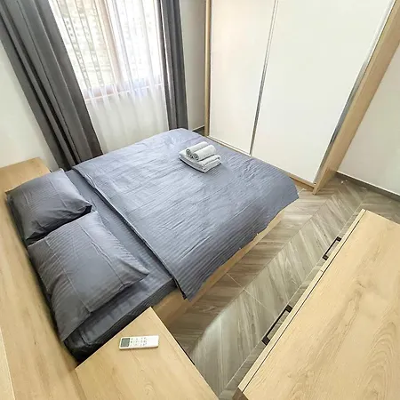 Apartment Two-tier 1041 *